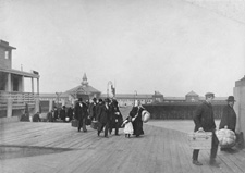 Immigrants Landing at Ellis Island c1900.  Image courtesy of National Archives